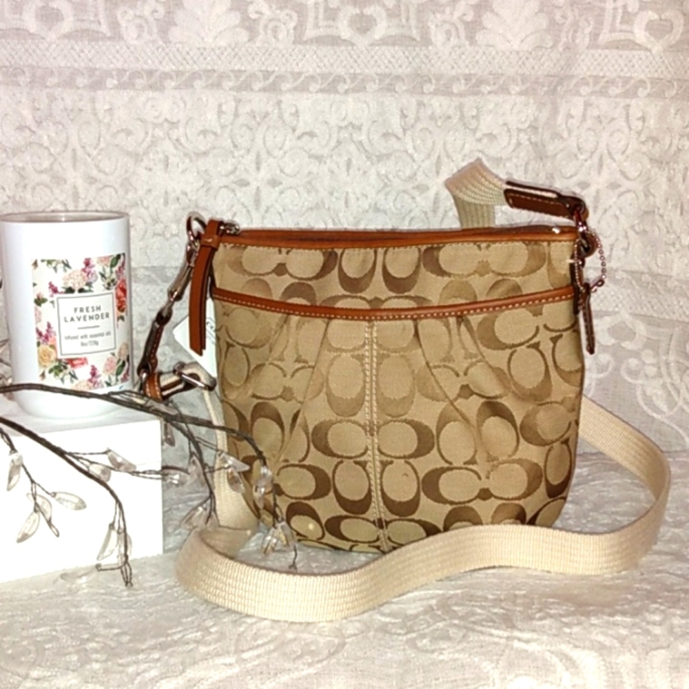 🤎Coach🤎 Crossbody purse, small, tan and brown